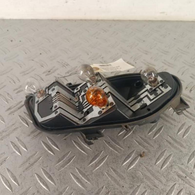 Platine feu arriere droit RENAULT CLIO 3 Platine feu arriere droit RENAULT CLIO 3