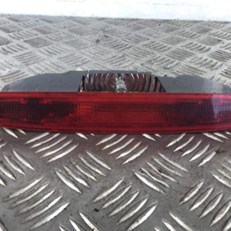 Feu arriere stop central RENAULT MODUS Feu arriere stop central RENAULT MODUS
