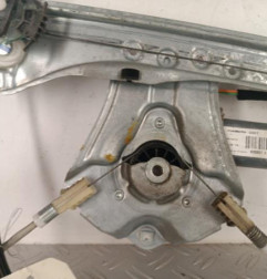 Leve vitre electrique avant droit RENAULT CLIO 3