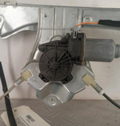 Leve vitre electrique avant gauche RENAULT CLIO 3