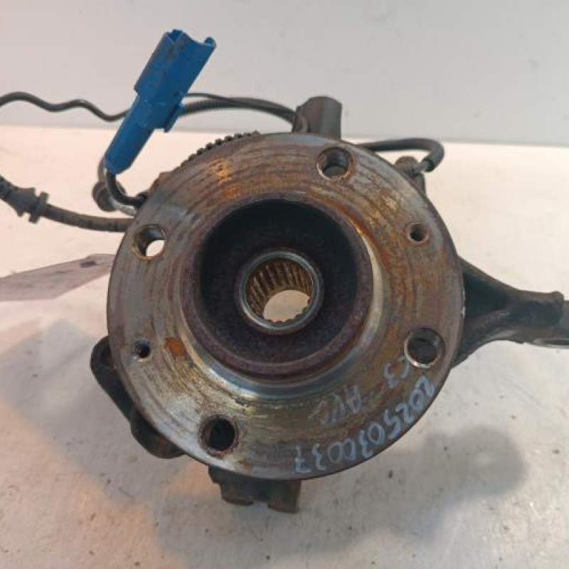 Moyeu avant gauche CITROEN C3 3 Moyeu avant gauche CITROEN C3 3