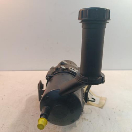 Pompe de direction PEUGEOT 5008 1
