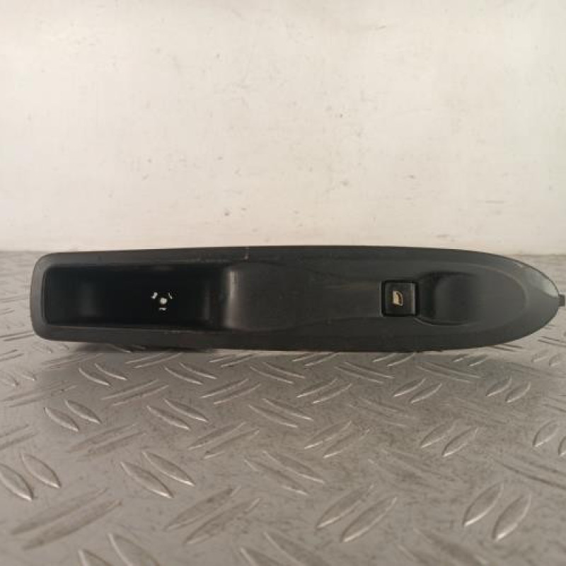 Interrupteur de leve vitre avant droit CITROEN C4 2