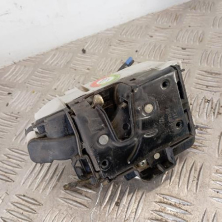 Serrure avant gauche VOLKSWAGEN POLO 3