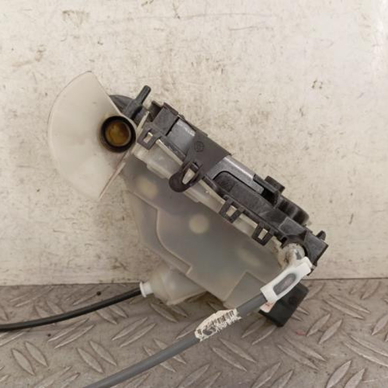 Serrure avant gauche CITROEN C3 3 Serrure avant gauche CITROEN C3 3