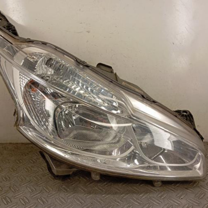 Optique avant principal droit (feux)(phare) PEUGEOT 208 1