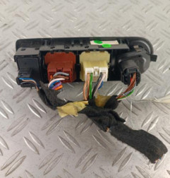 Interrupteur de leve vitre avant gauche RENAULT CLIO 4