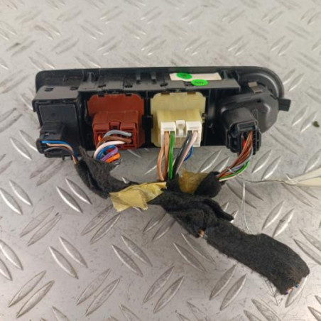 Interrupteur de leve vitre avant gauche RENAULT CLIO 4