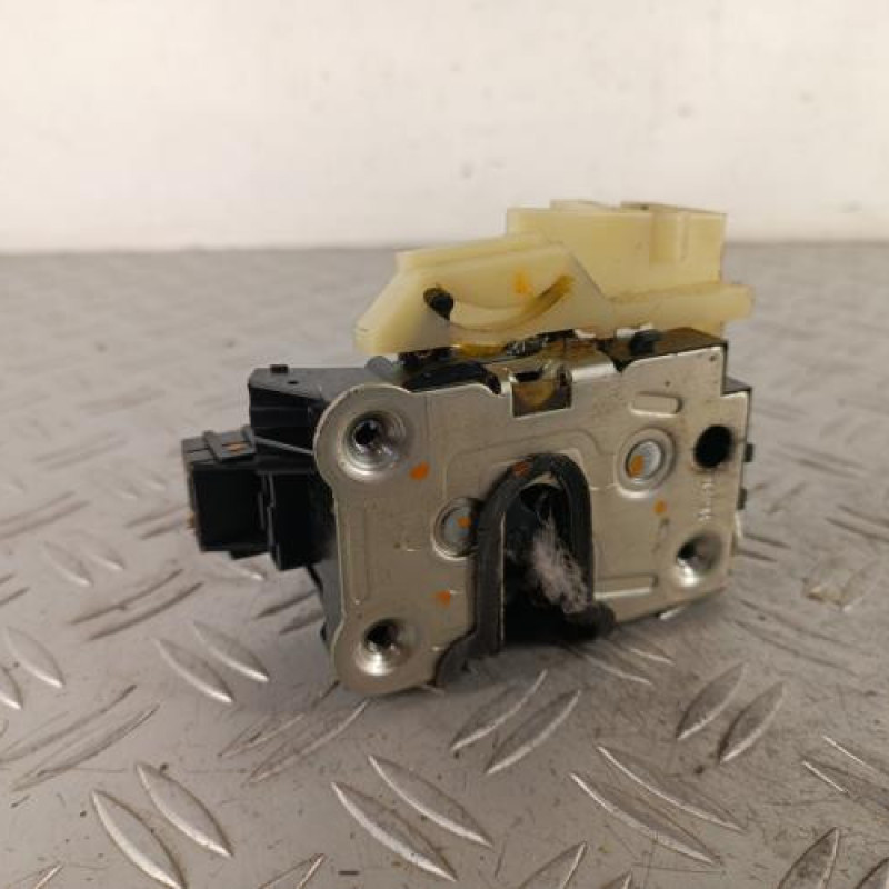 Serrure avant gauche DACIA DOKKER Serrure avant gauche DACIA DOKKER