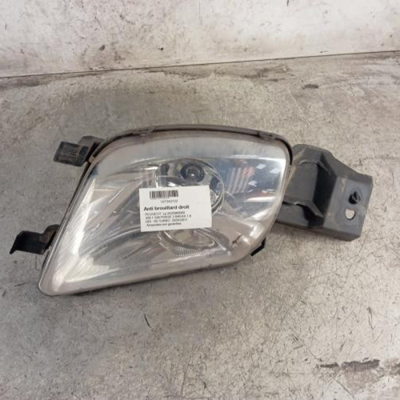 Anti brouillard droit (feux) PEUGEOT 308 1 SW Anti brouillard droit (feux) PEUGEOT 308 1 SW