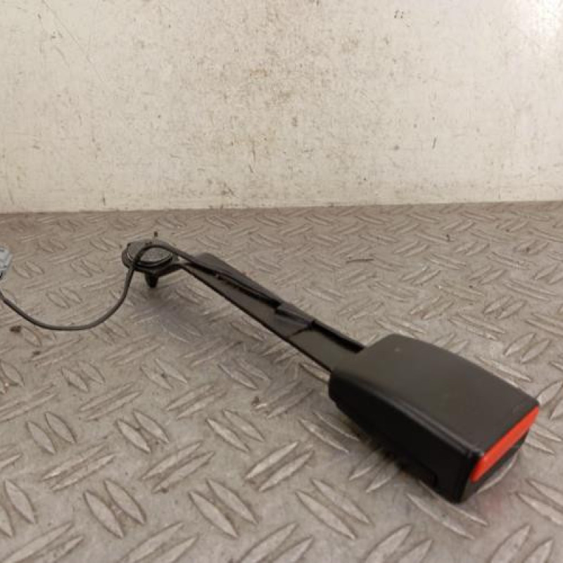 Attache ceinture avant gauche RENAULT CLIO 4