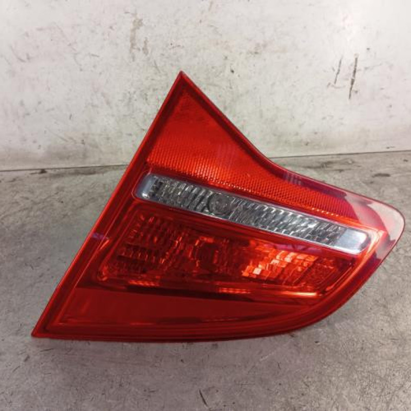 Feu arriere secondaire droit (feux) OPEL MERIVA B Feu arriere secondaire droit (feux) OPEL MERIVA B