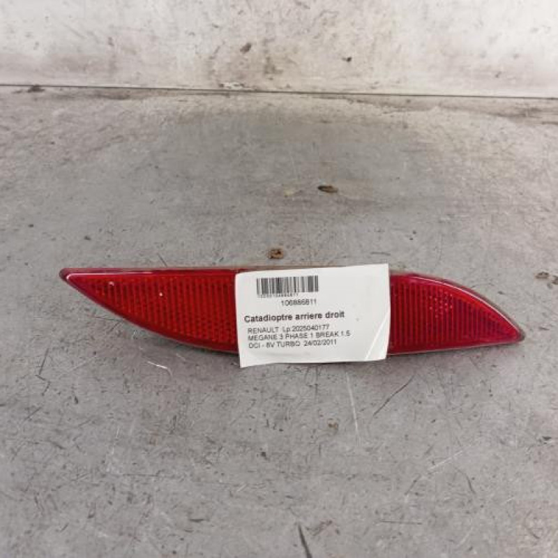 Catadioptre arriere droit RENAULT MEGANE 3 Catadioptre arriere droit RENAULT MEGANE 3