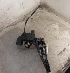 Serrure avant droit OPEL MERIVA B