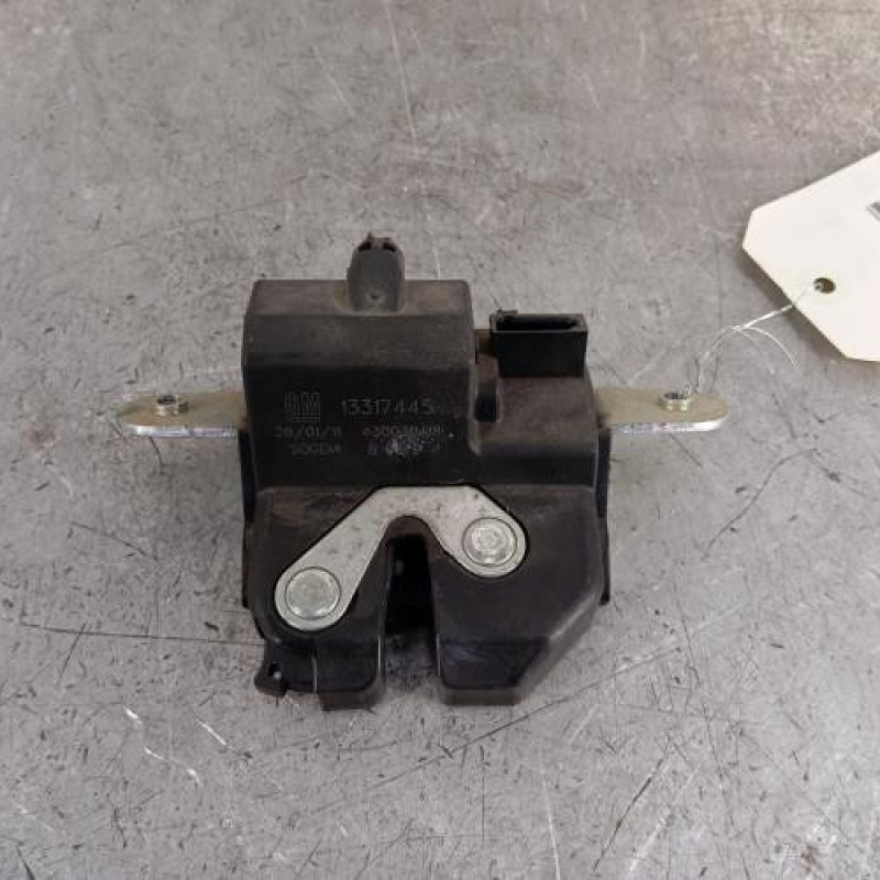 Serrure de hayon OPEL MERIVA B Serrure de hayon OPEL MERIVA B