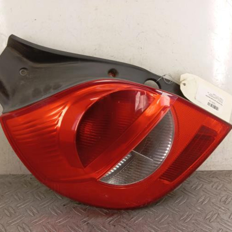 Feu arriere principal gauche (feux) RENAULT CLIO 3 Feu arriere principal gauche (feux) RENAULT CLIO 3