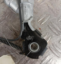 Attache ceinture avant gauche RENAULT CLIO 2 Photo n°4