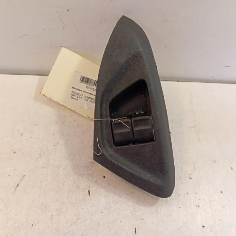 Interrupteur de leve vitre avant gauche PEUGEOT 108