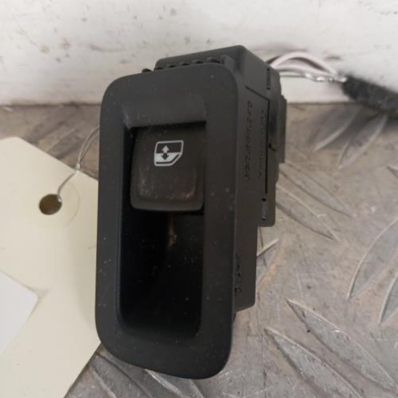 Interrupteur de leve vitre arriere gauche VOLKSWAGEN GOLF 7
