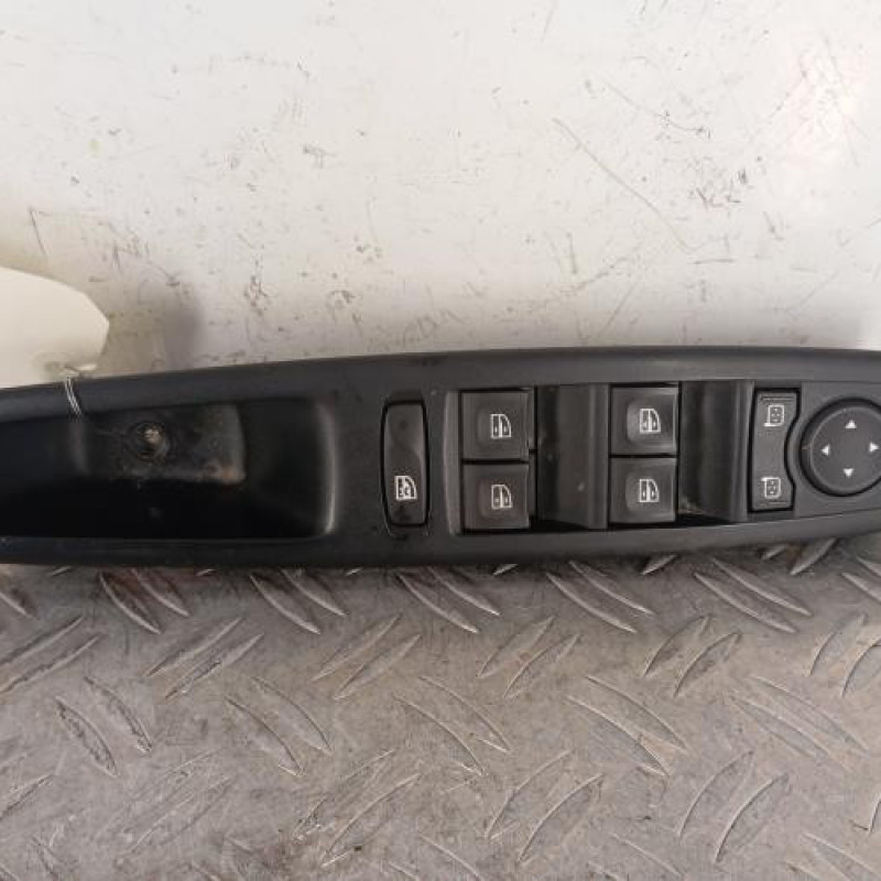 Interrupteur de leve vitre avant gauche RENAULT SCENIC 3
