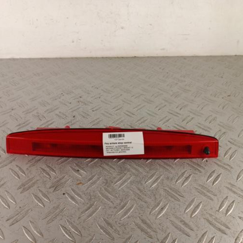 Feu arriere stop central RENAULT MEGANE 2 Feu arriere stop central RENAULT MEGANE 2