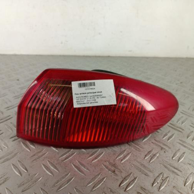 Feu arriere principal droit (feux) ALFA ROMEO 147 Feu arriere principal droit (feux) ALFA ROMEO 147