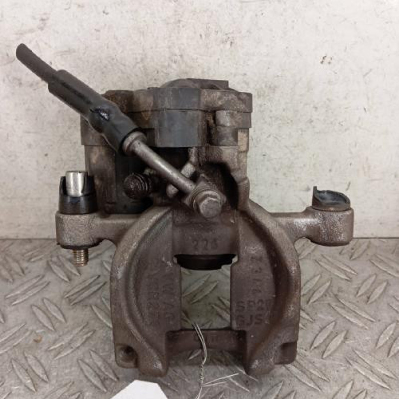 Etrier arriere droit (freinage) VOLKSWAGEN GOLF 7 Etrier arriere droit (freinage) VOLKSWAGEN GOLF 7