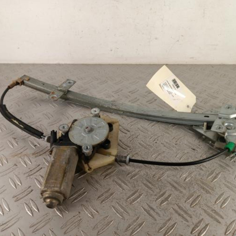 Leve vitre electrique avant gauche VOLVO V 40 1