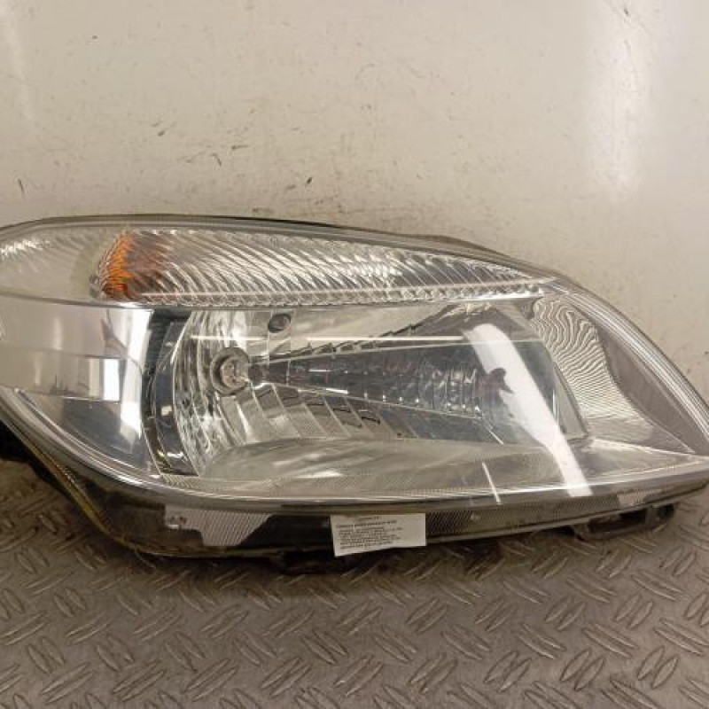 Optique avant principal droit (feux)(phare) SKODA FABIA 2