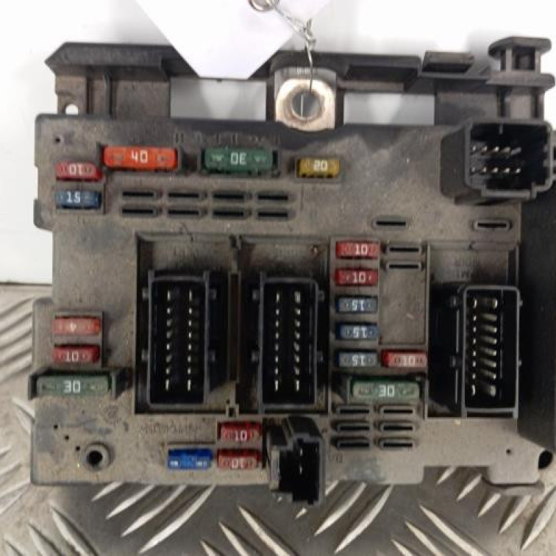 Boitier servitude moteur (BSM) PEUGEOT 307 Boitier servitude moteur (BSM) PEUGEOT 307