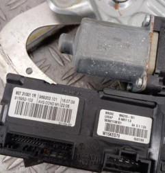 Leve vitre electrique avant gauche RENAULT GRAND SCENIC 3 Photo n°3