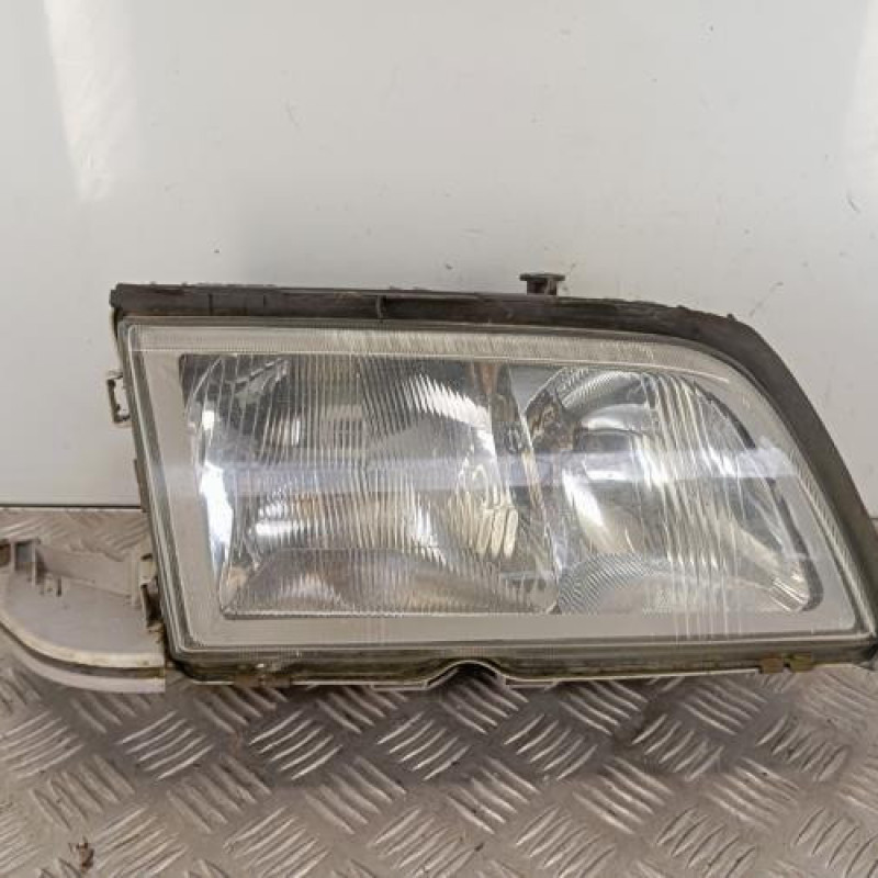 Optique avant principal droit (feux)(phare) MERCEDES CLASSE C 202
