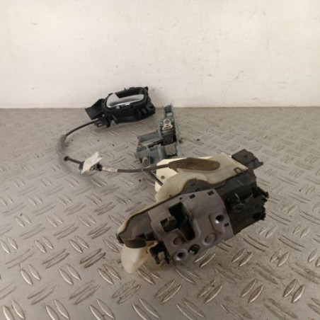Serrure avant gauche PEUGEOT 208 1