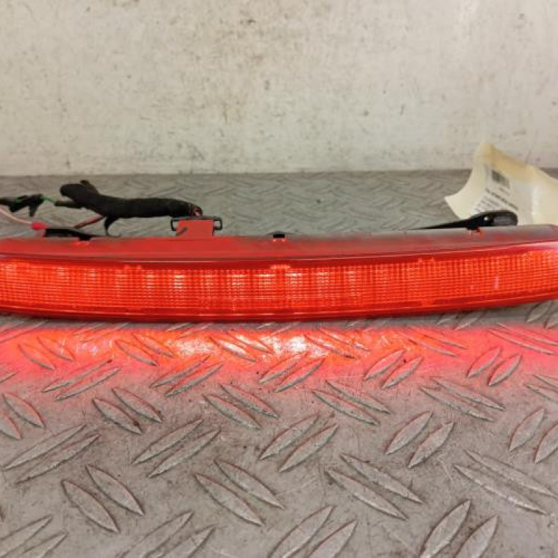 Feu arriere stop central VOLKSWAGEN NEW BEETLE 1 Feu arriere stop central VOLKSWAGEN NEW BEETLE 1