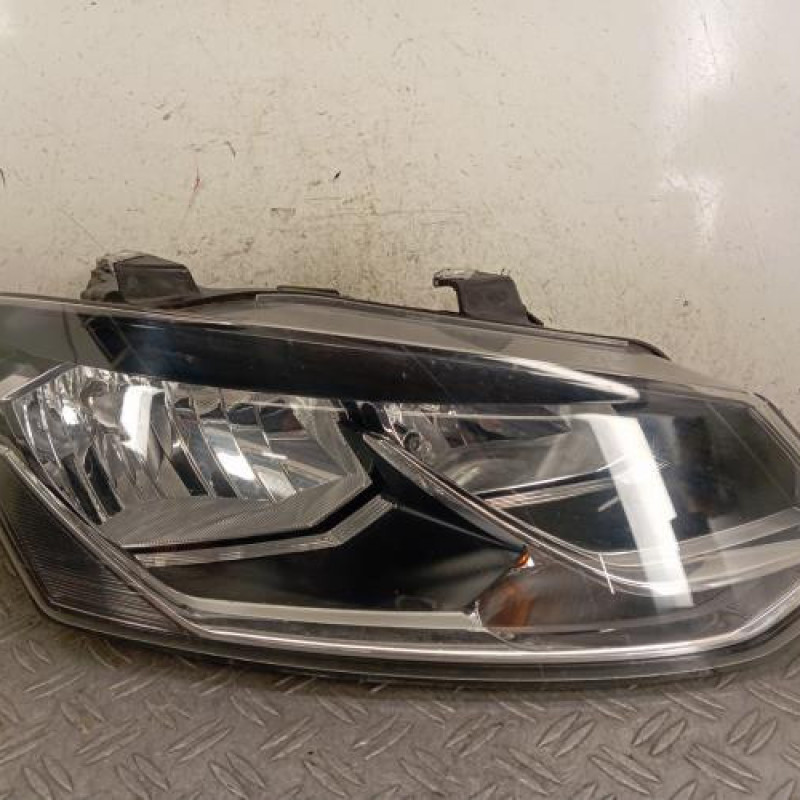 Optique avant principal droit (feux)(phare) VOLKSWAGEN POLO 5