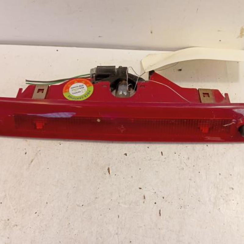Feu arriere stop central RENAULT TWINGO 2 Feu arriere stop central RENAULT TWINGO 2