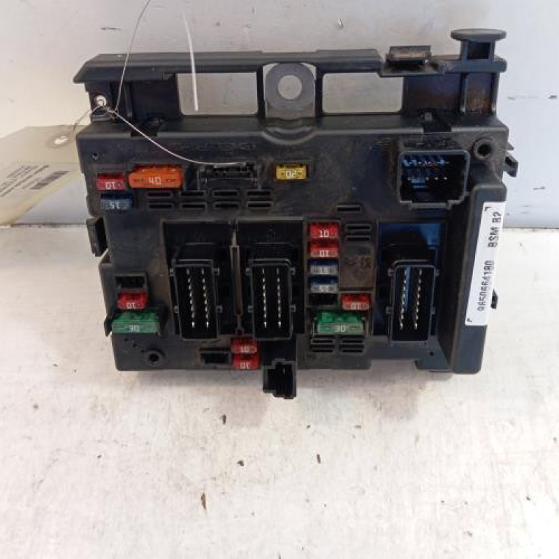 Boitier servitude moteur (BSM) PEUGEOT 206 Boitier servitude moteur (BSM) PEUGEOT 206