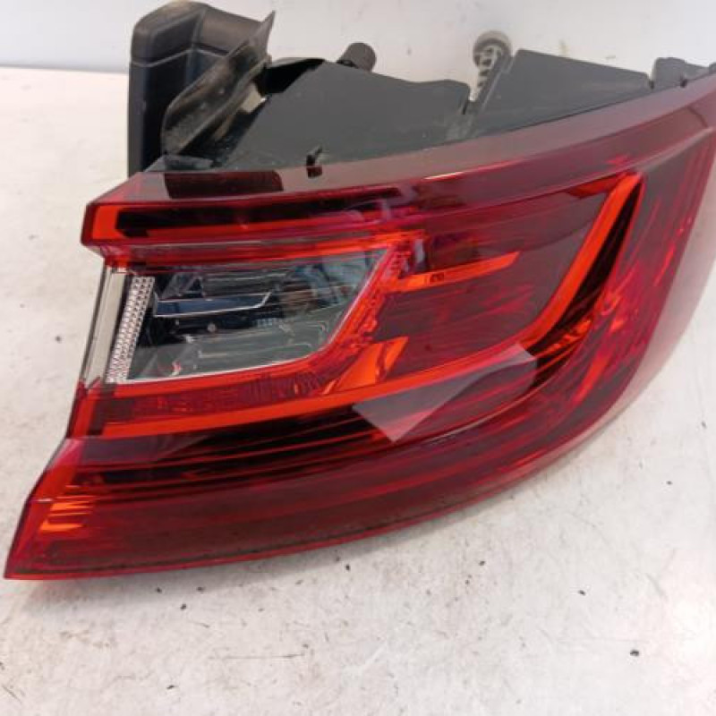 Feu arriere principal droit (feux) RENAULT MEGANE 4 Feu arriere principal droit (feux) RENAULT MEGANE 4