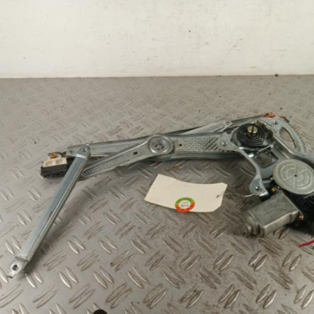 Leve vitre electrique avant droit TOYOTA YARIS 1