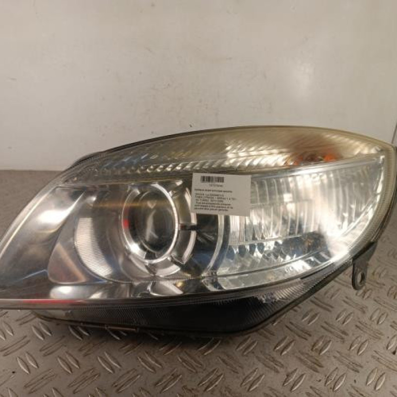 Optique avant principal gauche (feux)(phare) SKODA FABIA 2