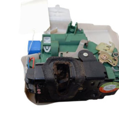 Serrure avant droit VOLKSWAGEN POLO 4