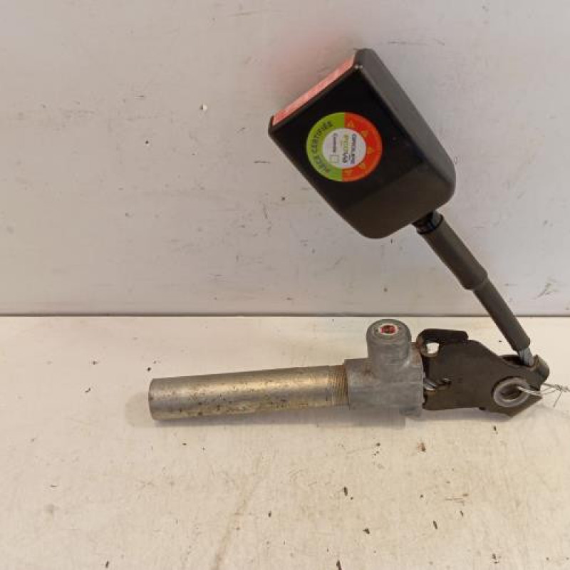 Attache ceinture avant gauche RENAULT MASTER 2