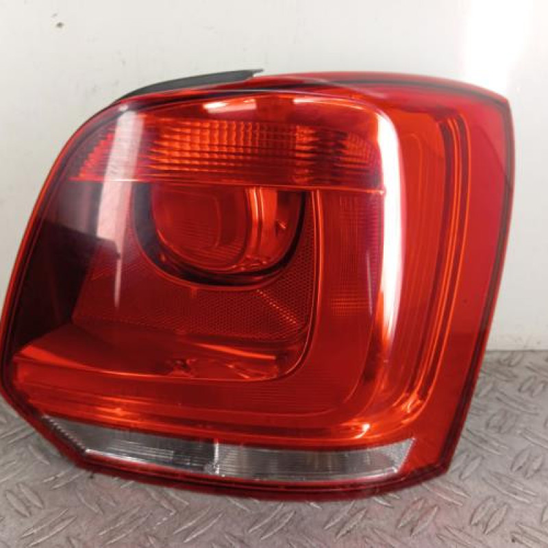 Feu arriere principal droit (feux) VOLKSWAGEN POLO 5 Feu arriere principal droit (feux) VOLKSWAGEN POLO 5