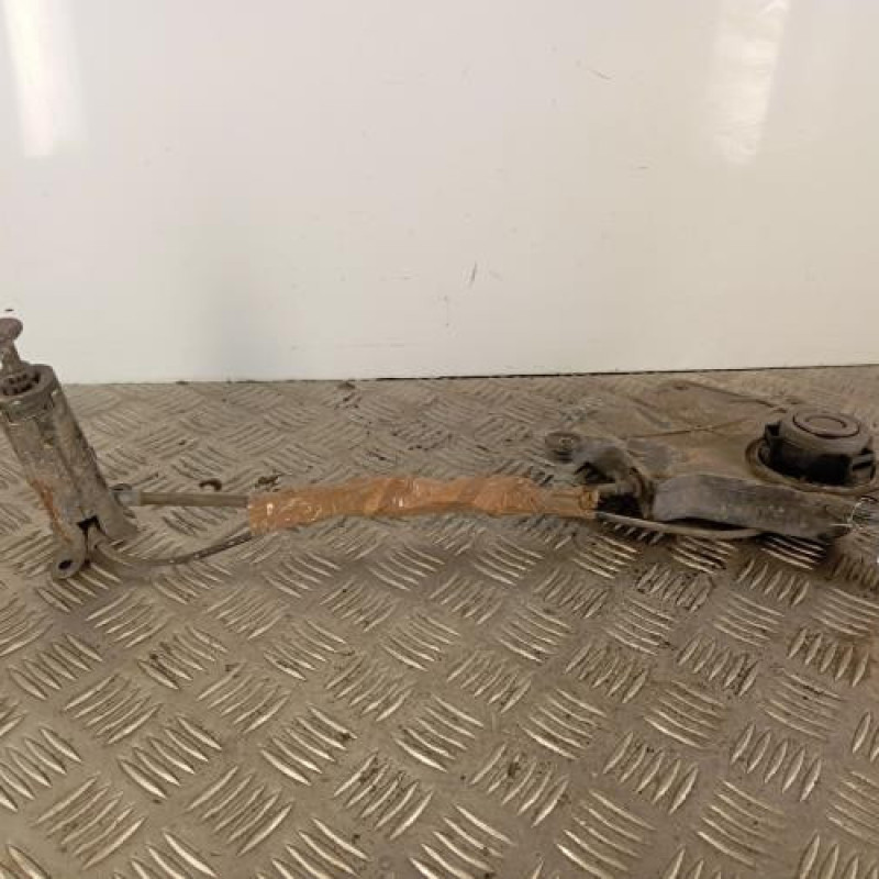 Treuil de roue de secours PEUGEOT 307 Treuil de roue de secours PEUGEOT 307