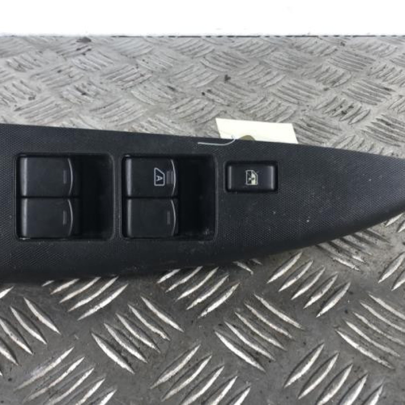 Interrupteur de leve vitre avant gauche NISSAN NOTE 1