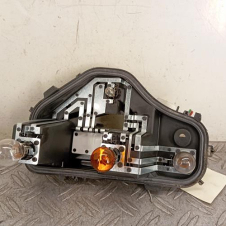 Platine feu arriere droit CITROEN C4 CACTUS Photo n°1