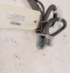 Attache ceinture avant gauche TOYOTA VERSO Photo n°3