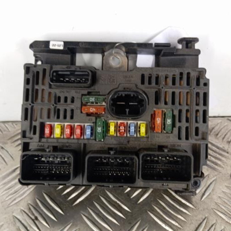 Boitier servitude moteur (BSM) CITROEN C8