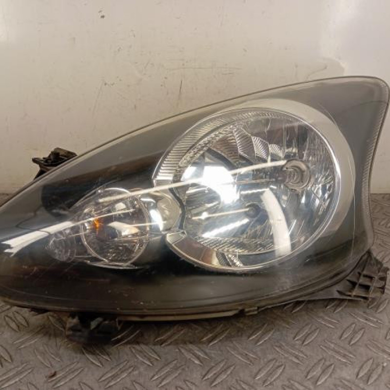 Optique avant principal gauche (feux)(phare) TOYOTA AYGO 1