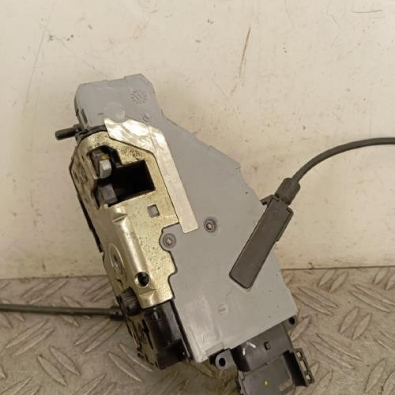 Serrure arriere gauche CITROEN C4 PICASSO 1 Serrure arriere gauche CITROEN C4 PICASSO 1